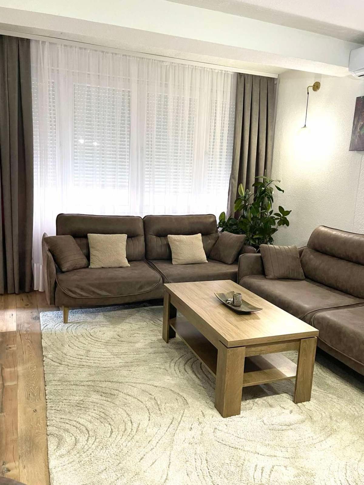 Nesi Apartmenti Приштина Екстер'єр фото